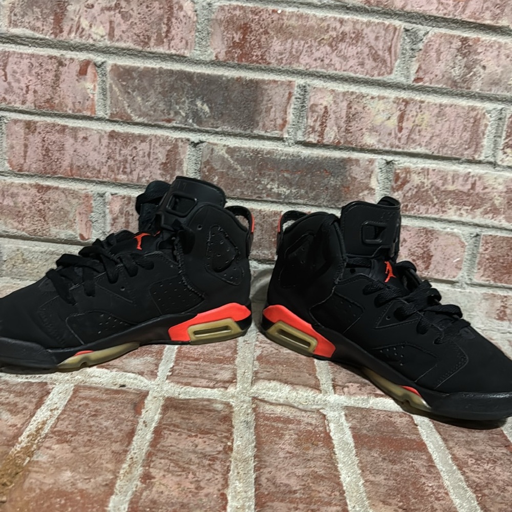 Kids Jordan 6 retro “infrared” size 5.5y - Picture 10 of 11
